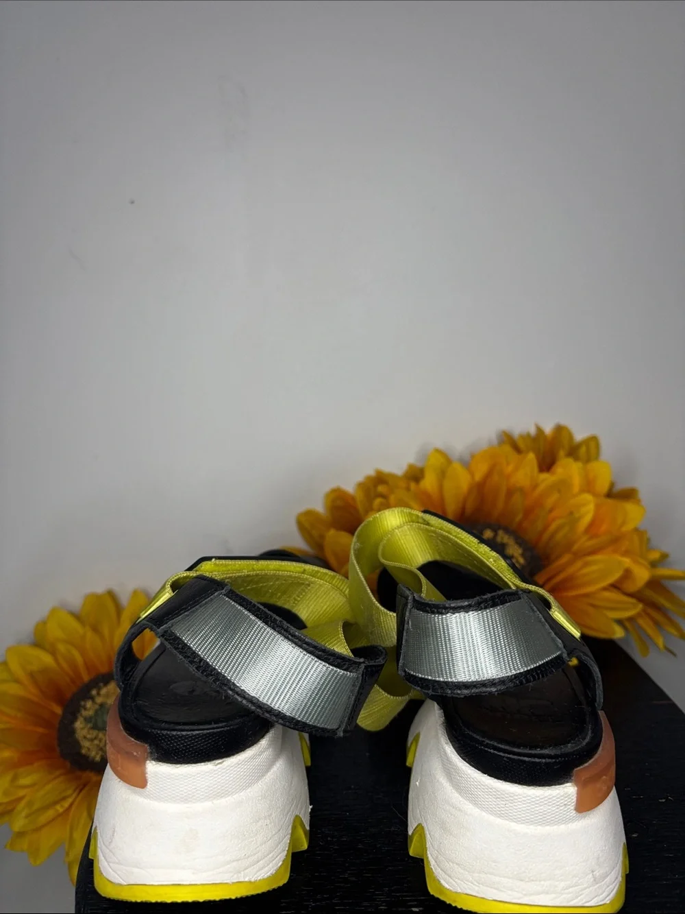 Sorel Women's KINETIC™ AURA Y Strap Platform Sandals Size 8.5
